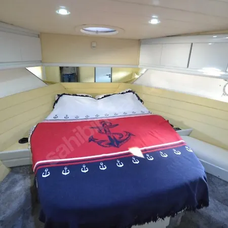 Azce Yatcilik Botel
