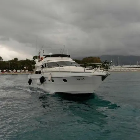 Botel Azce Yatcilik