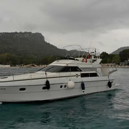 Azce Yatcilik Botel